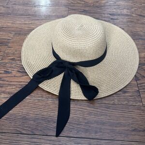 vince camuto straw hat black bow tie around NWT
